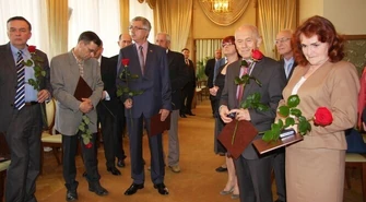 Piotrków odznaczył lekarzy