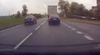 Nagrał pirata drogowego. Co na to policja?