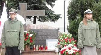 Zuch się bawi, harcerz gra, instruktor wychowuje 