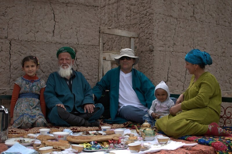 Zdjęcie 6: Kupują krowy, uczą demokracji