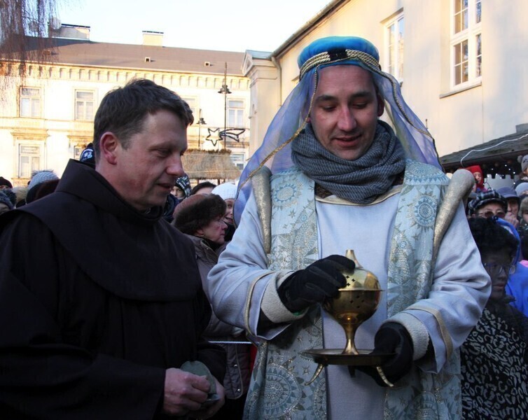 Zdjęcie 23: Piotrkowianie w Orszaku Trzech Króli 