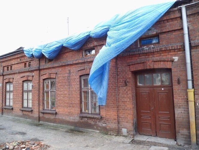 Kamienica po wybuchu do wyburzenia