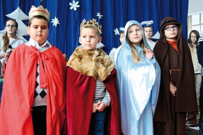 Zdjęcie 1: Jasełka i wspólne kolędowanie w Bujnach