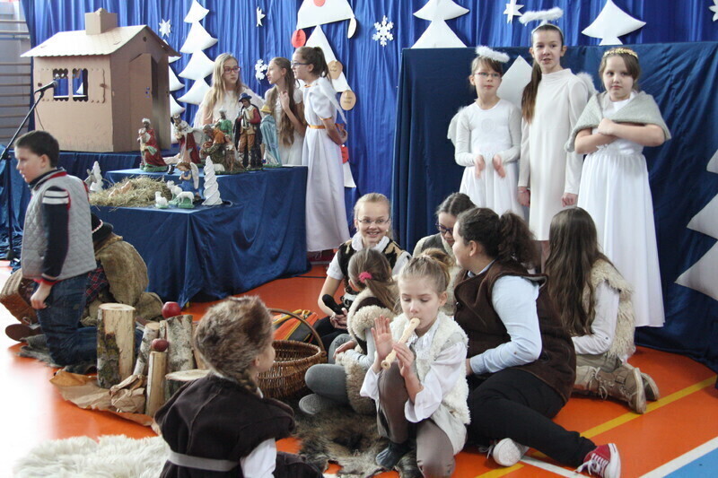 Zdjęcie 5: Jasełka i wspólne kolędowanie w Bujnach