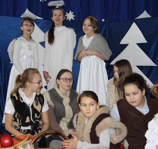 Zdjęcie 7: Jasełka i wspólne kolędowanie w Bujnach