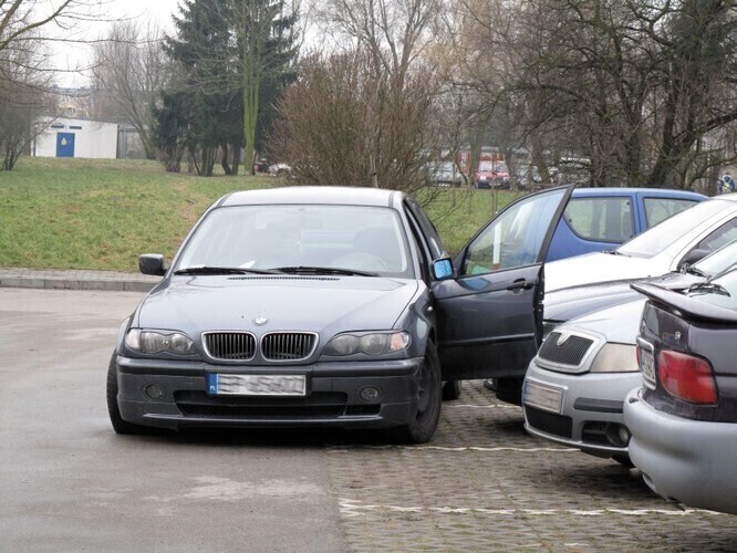 Akcja CBŚ w Piotrkowie. Ranny policjant