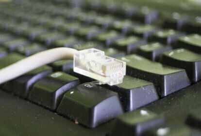 Będą oswajać z komputerem