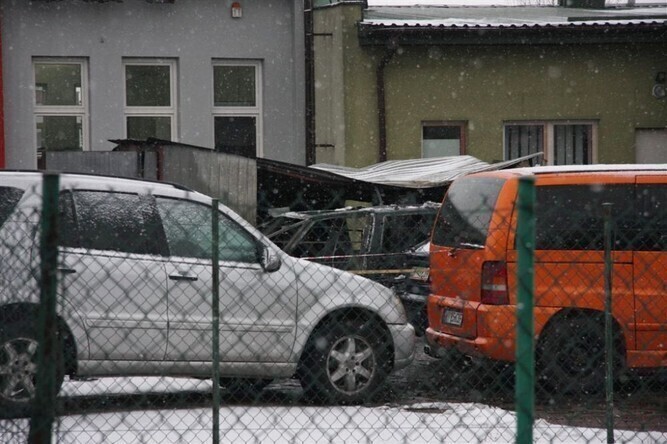 Zdjęcie 1: Pożar w warsztacie samochodowym (zdjęcia)