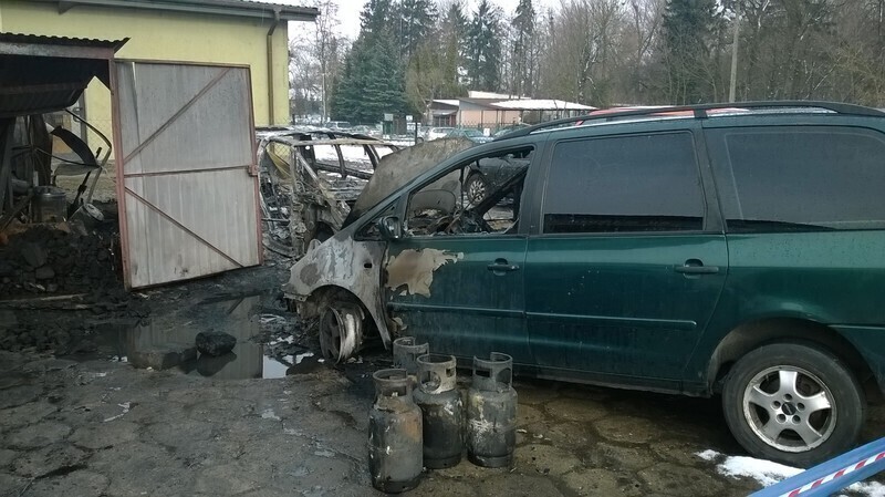 Zdjęcie 7: Pożar w warsztacie samochodowym (zdjęcia)