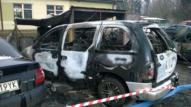 Zdjęcie 10: Pożar w warsztacie samochodowym (zdjęcia)