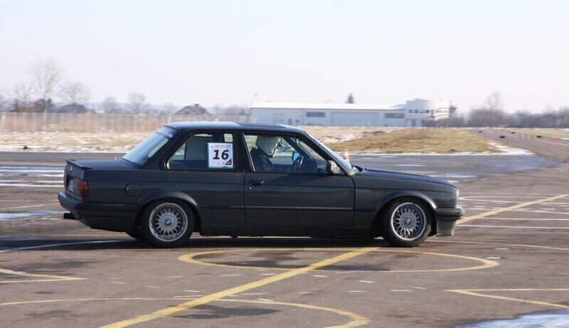 Zdjęcie 3: Pisk opon na lotnisku w Piotrkowie 