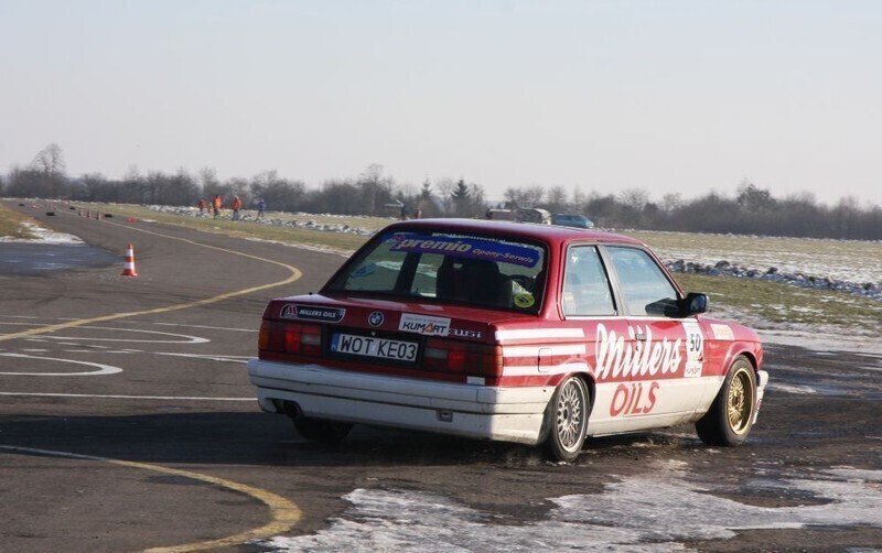 Zdjęcie 9: Pisk opon na lotnisku w Piotrkowie 