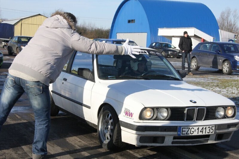 Zdjęcie 10: Pisk opon na lotnisku w Piotrkowie 