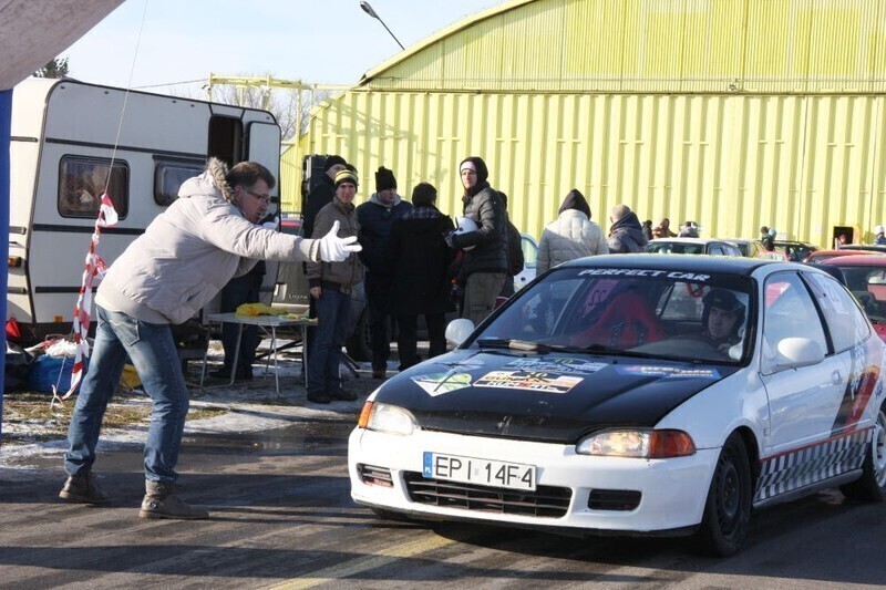 Zdjęcie 13: Pisk opon na lotnisku w Piotrkowie 