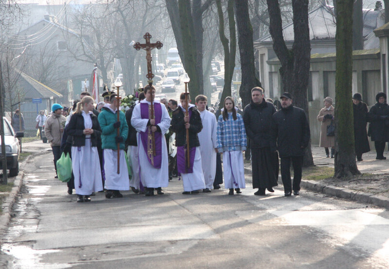 Zdjęcie 4: Piotrkowianie pożegnali ojca Leoncjusza - wieloletniego gwardiana klasztoru oo. Bernardynów