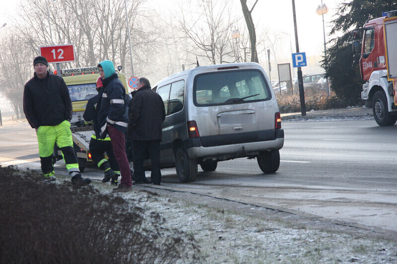 Zdjęcie 10: Kolizja na skrzyżowaniu al. 3 Maja i Al. Kopernika