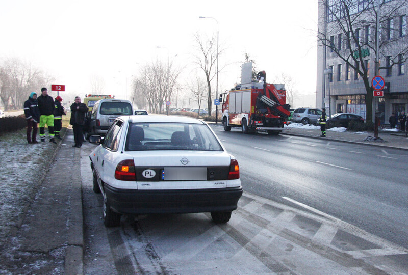 Zdjęcie 11: Kolizja na skrzyżowaniu al. 3 Maja i Al. Kopernika