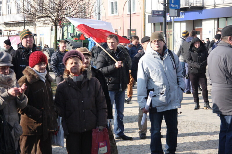 Zdjęcie 10: Rolnicy wręczyli staroście postulaty
