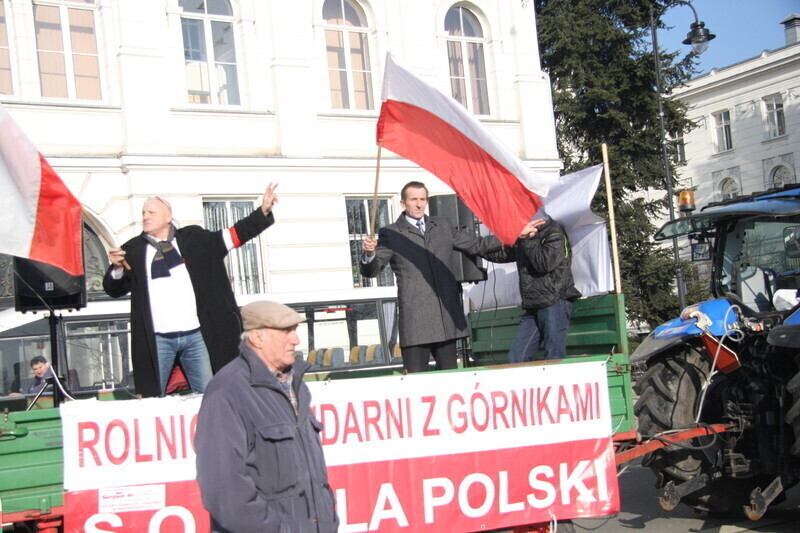 Zdjęcie 16: Rolnicy wręczyli staroście postulaty