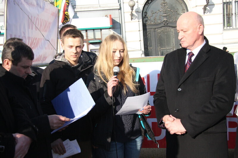 Zdjęcie 21: Rolnicy wręczyli staroście postulaty