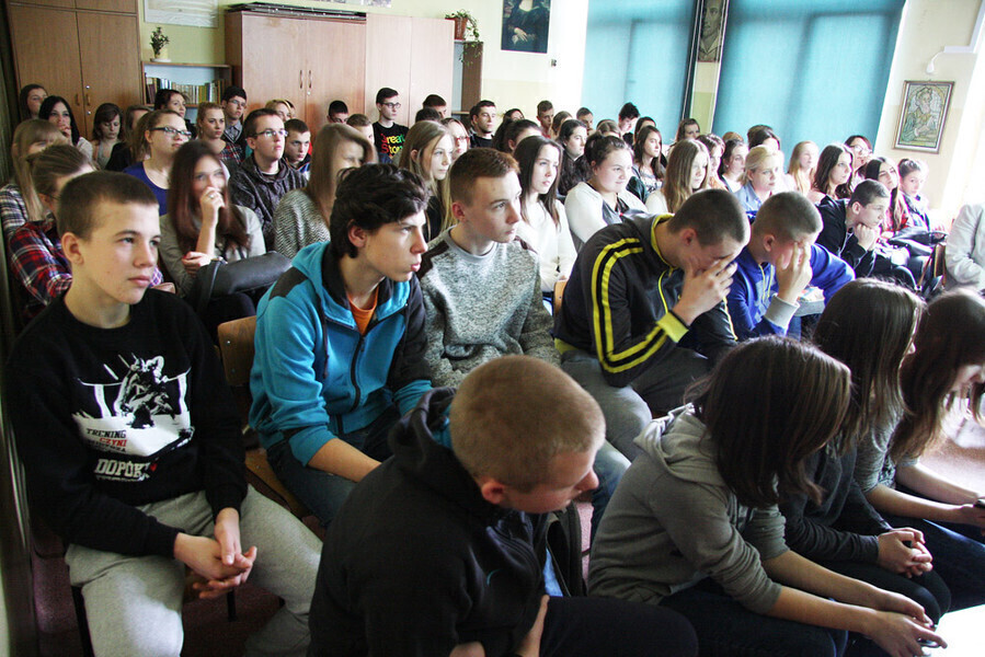 Zdjęcie 1: Nietypowa lekcja fizyki w IV Liceum Ogólnokształcącym 