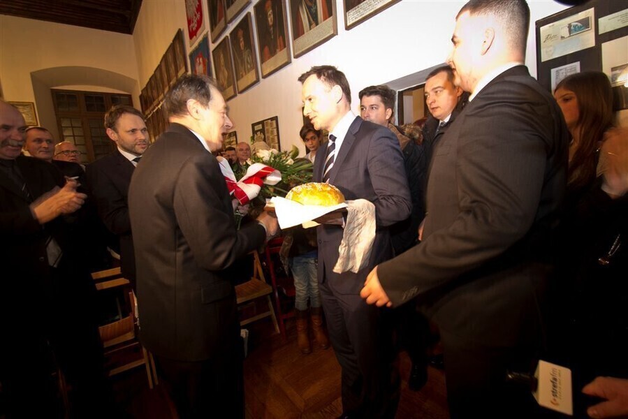 Zdjęcie 1: Andrzeja Dudę witali chlebem