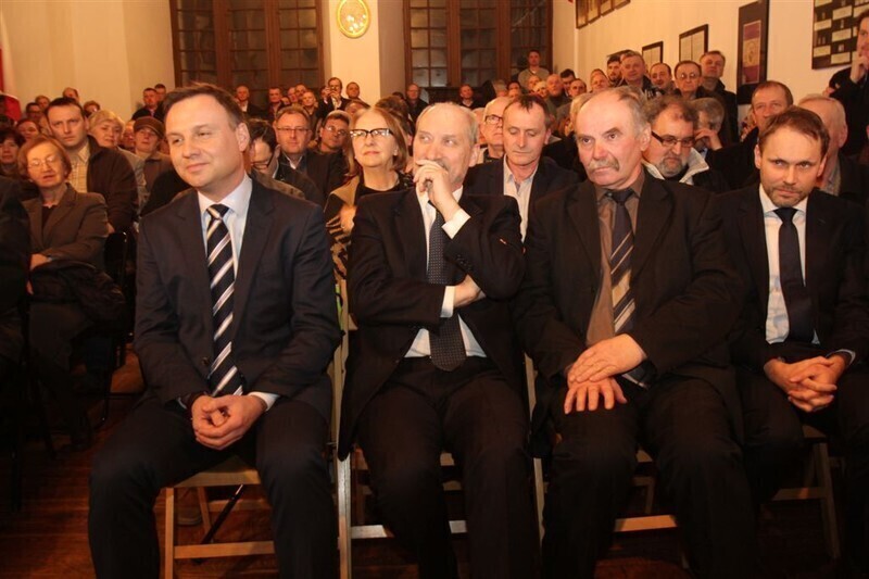 Zdjęcie 17: Andrzeja Dudę witali chlebem