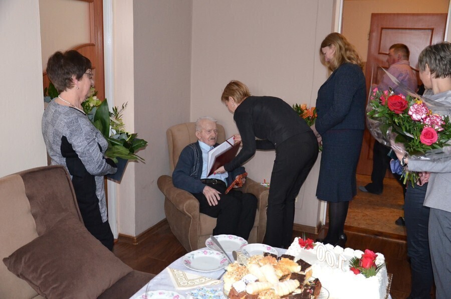 Panu Julianowi życzyli 200 lat