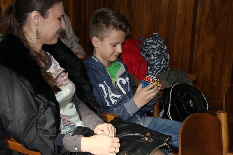 Zdjęcie 15: Kostkę Rubika mają w małym palcu
