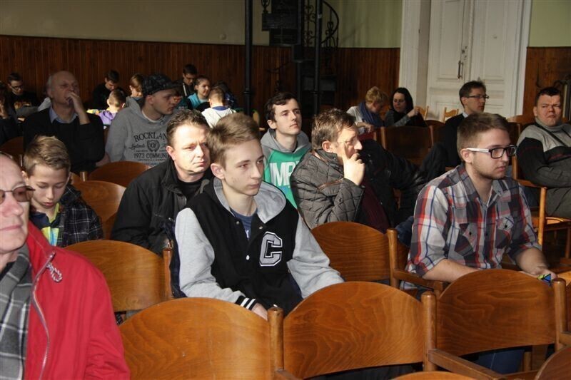 Zdjęcie 17: Kostkę Rubika mają w małym palcu