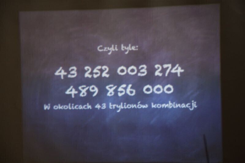 Zdjęcie 20: Kostkę Rubika mają w małym palcu