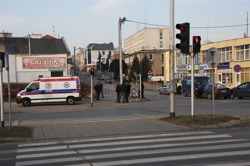 Zdjęcie 16: Zderzyły się trzy auta. Jeden z kierowców był pijany