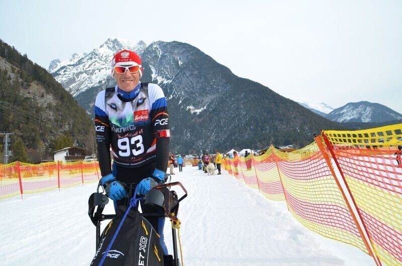 Zdjęcie 3: Obronił tytuł mistrza świata w wyścigach psich zaprzęgów 