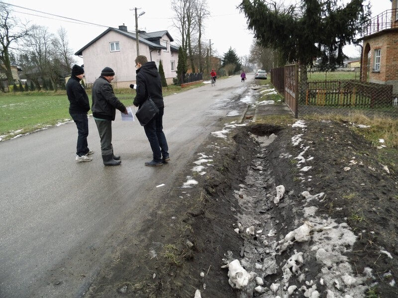 Zdjęcie 3: Woda zalewa nasze posesje!