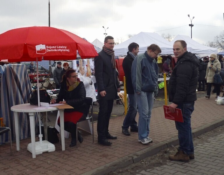 Zdjęcie 8: Piotrkowski SLD uaktywnił się na targowisku