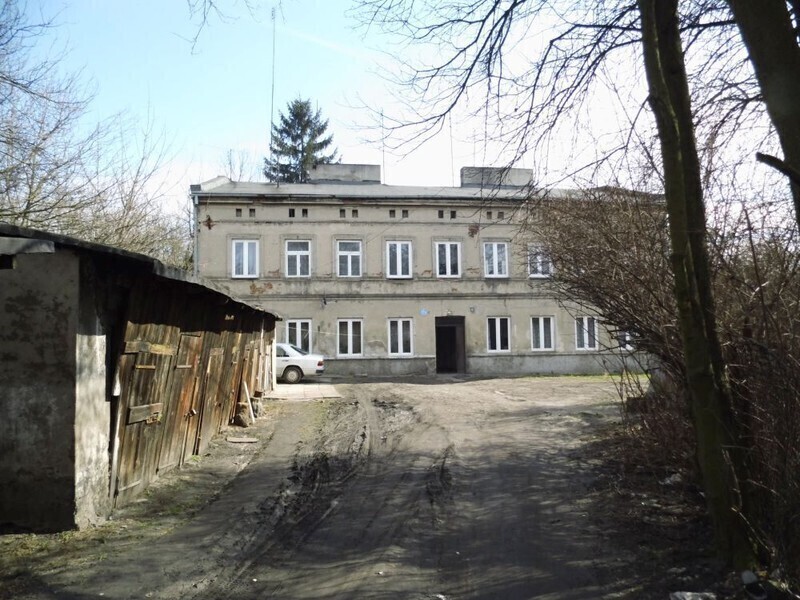 Są tak pijani że nie mogą dojść do toalety