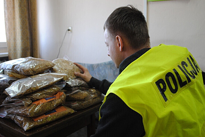 Posiadał 12 kilogramów nielegalnego tytoniu