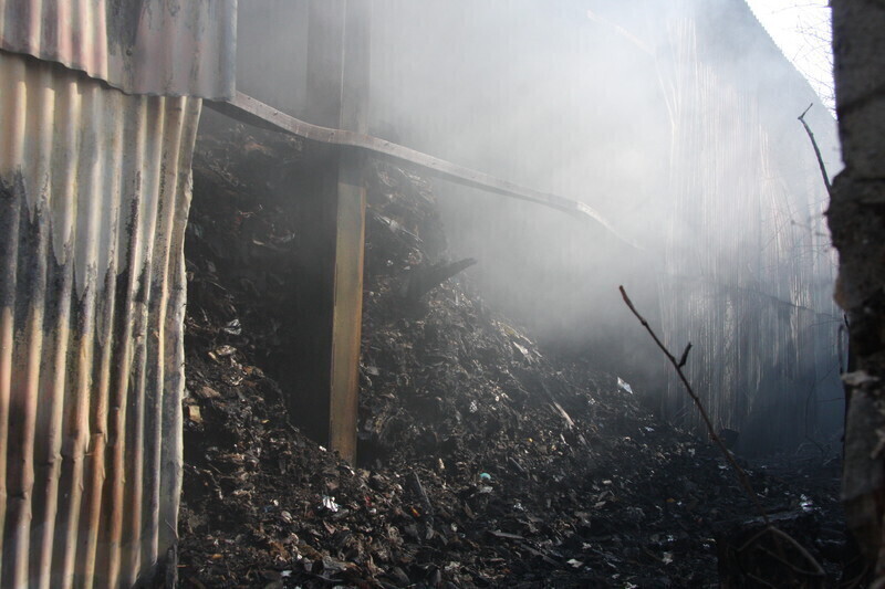 Zdjęcie 13: Przy Mireckiego zapaliły się śmieci