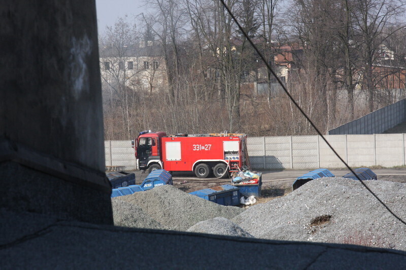 Zdjęcie 17: Przy Mireckiego zapaliły się śmieci