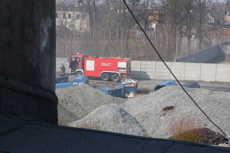 Zdjęcie 24: Przy Mireckiego zapaliły się śmieci