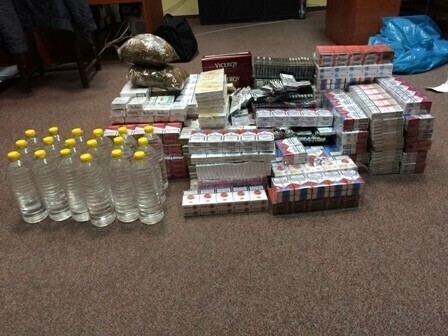 Zdjęcie 2: Posiadali nielegalny towar. Grozi im więzienie