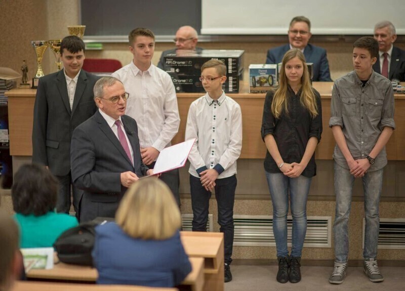 Zdjęcie 2: Uczniowie Gimnazjum nr 5 najlepsi w konkursie matematycznym Uniwersytetu Łódzkiego 