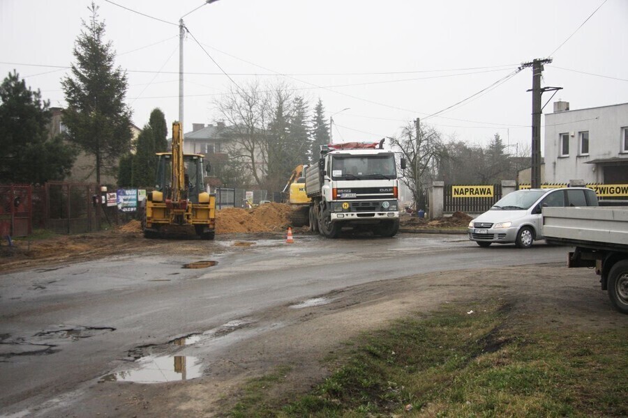 Zdjęcie 1: Wstrzymali prace na ulicy Rolniczej 