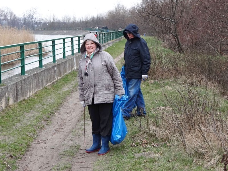 Zdjęcie 2: Wędkarze sprzątali i grillowali