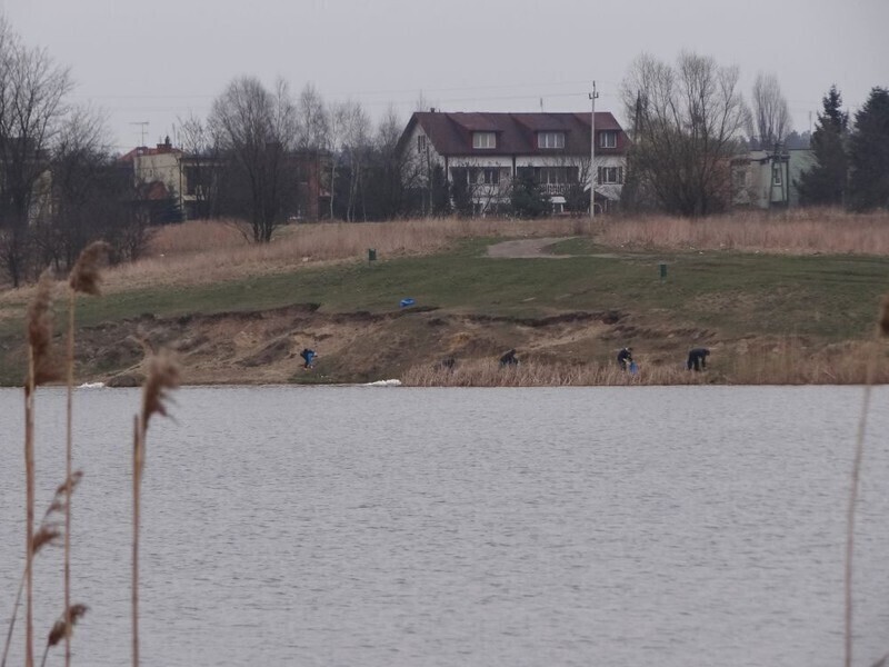 Zdjęcie 4: Wędkarze sprzątali i grillowali