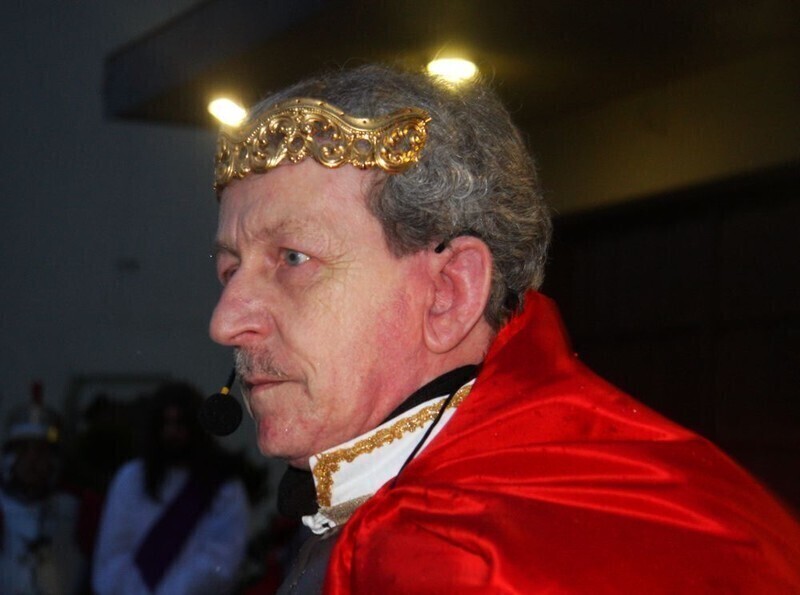 Zdjęcie 3: Misterium Męki Pańskiej. Wiernym nie przeszkodził deszcz i wiatr 