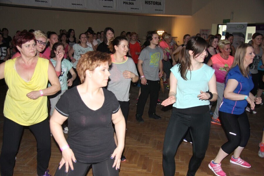 Zdjęcie 1: Zobacz, jak tańczyli zumbę na UJK!