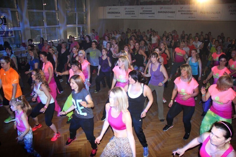 Zdjęcie 6: Zobacz, jak tańczyli zumbę na UJK!