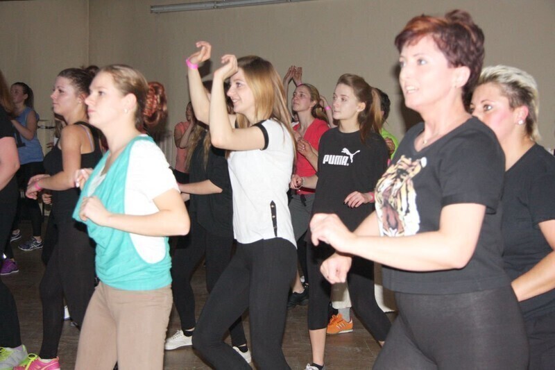 Zdjęcie 9: Zobacz, jak tańczyli zumbę na UJK!