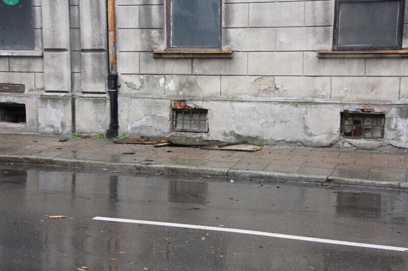 Zdjęcie 5: Wiatr zerwał płytę z dachu „Europy”